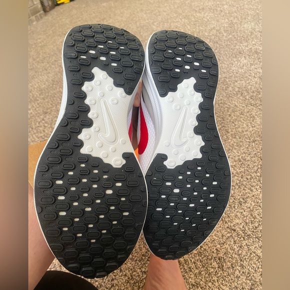 Nike Men's Revolution 7 Road Running Shoes. - Picture 4 of 5